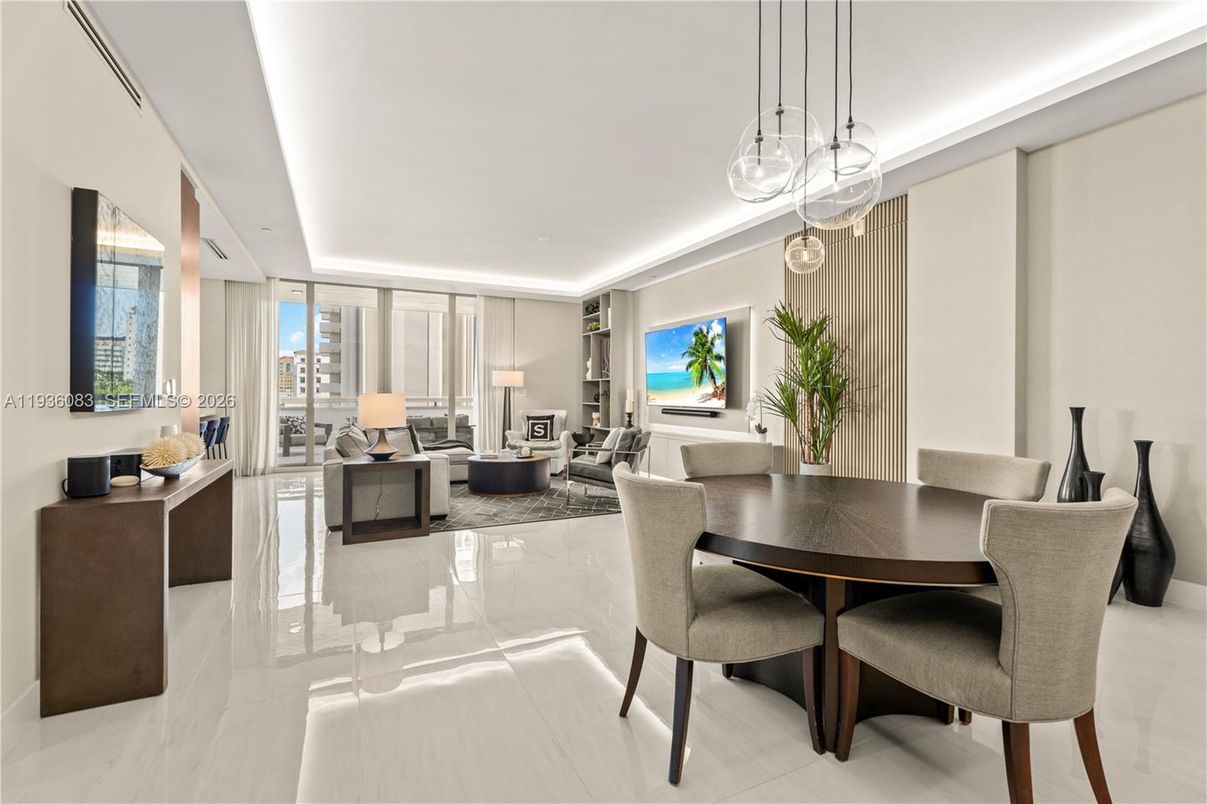 Dining room, Interior, Living room, Pendant Lights