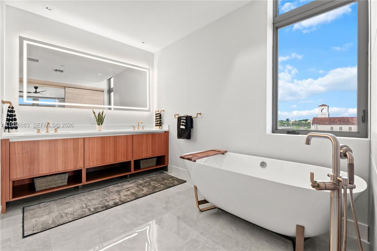 Bathroom, Dual Sink Vanities, Free Standing Baths, Interior, Recessed Lighting