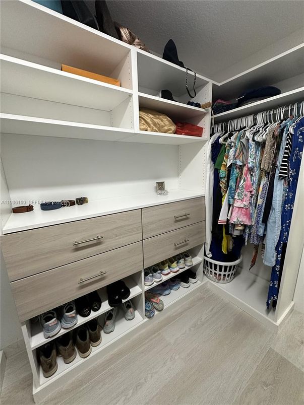 Interior, Walk-in Closets, Wood Texture Flooring