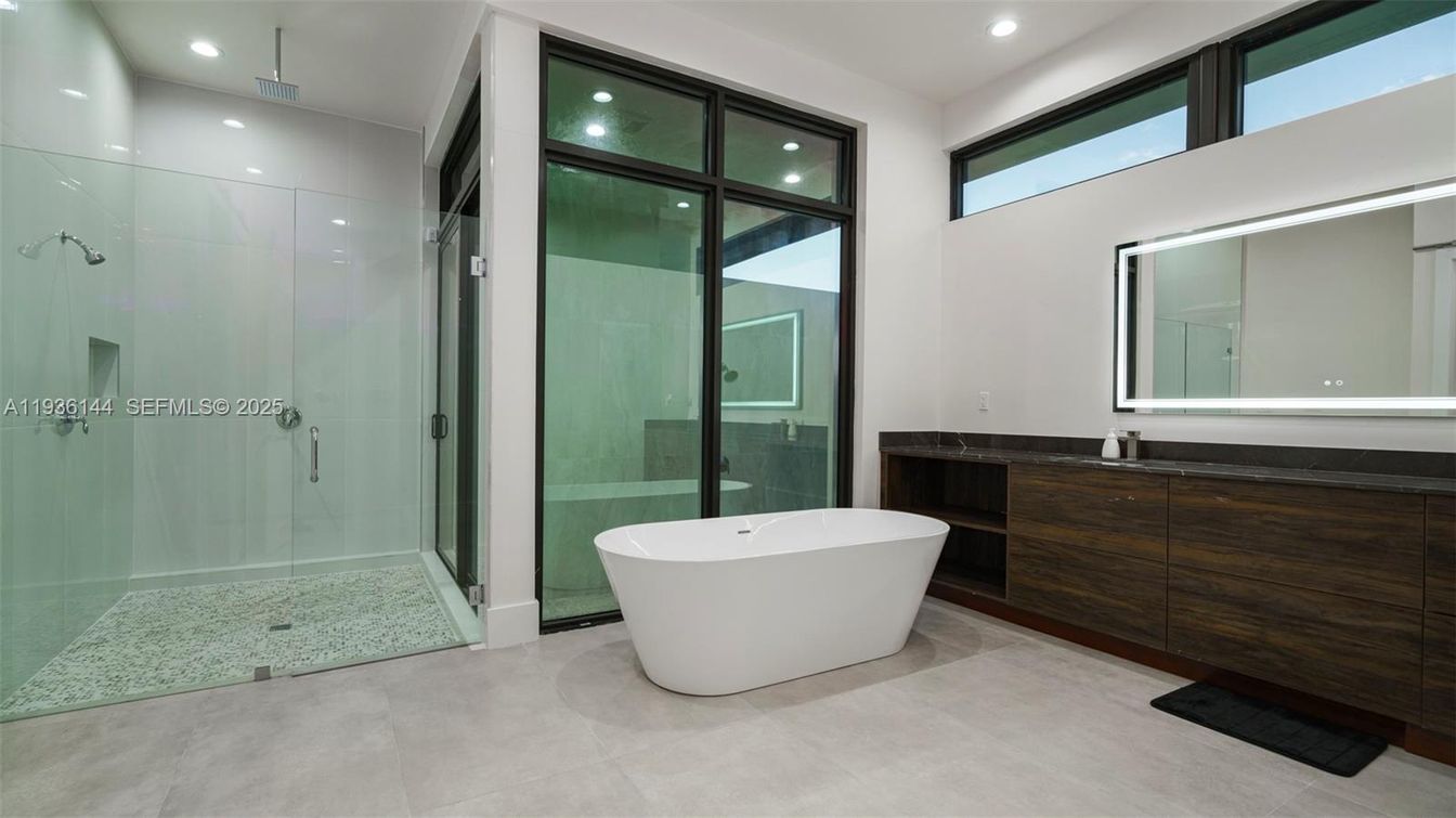 Bathroom, Free Standing Baths, Glass Shower, Interior, Recessed Lighting