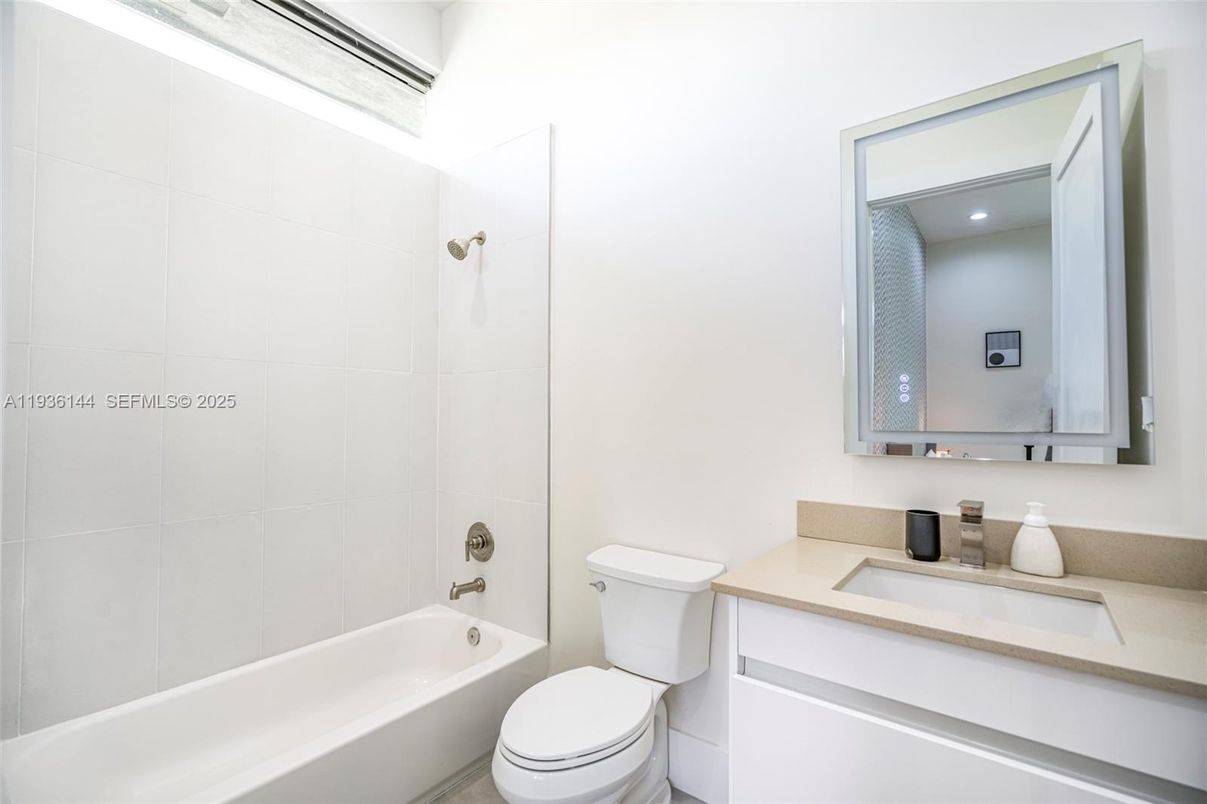 Bathroom, Interior, Recessed Lighting