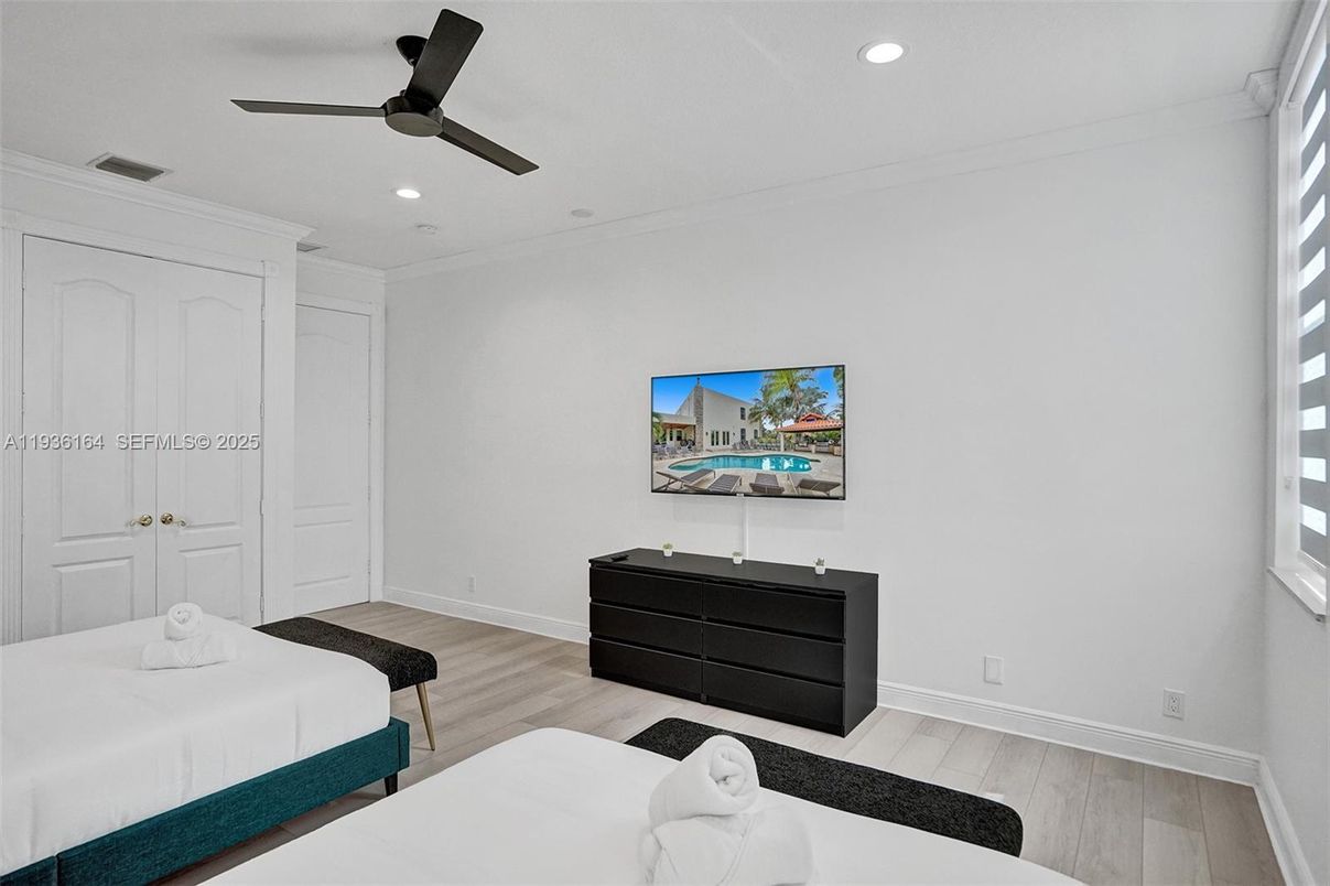 Bedroom, Interior, Recessed Lighting, Wood Texture Flooring