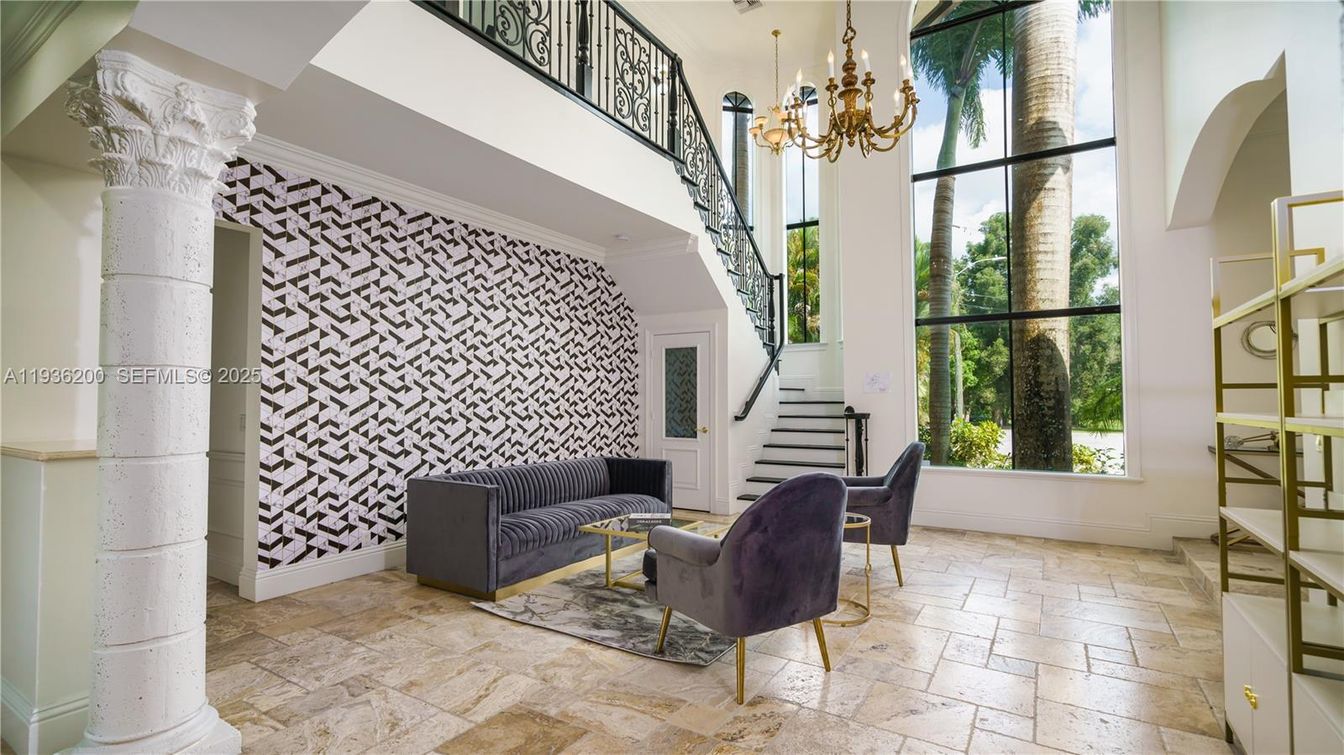 Chandelier, Interior