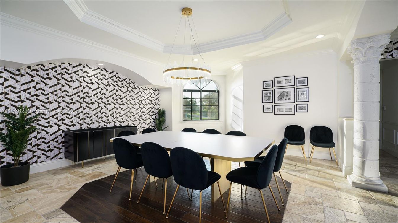 Chandelier, Dining room, Interior, Pendant Lights, Recessed Lighting, Wood Texture Flooring