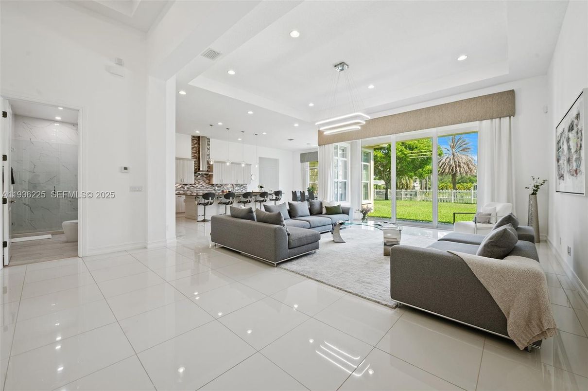 Interior, Kitchen, Living room, Pendant Lights, Recessed Lighting