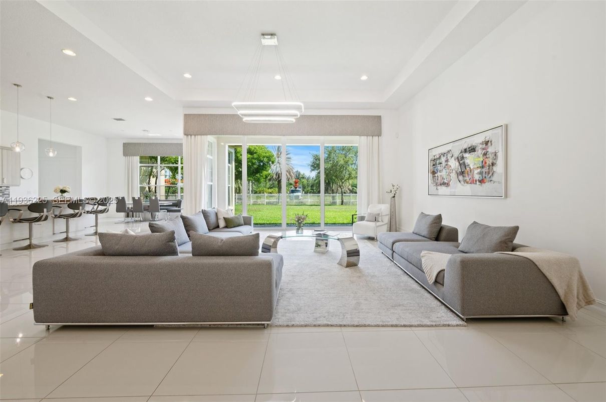 Interior, Living room, Pendant Lights, Recessed Lighting