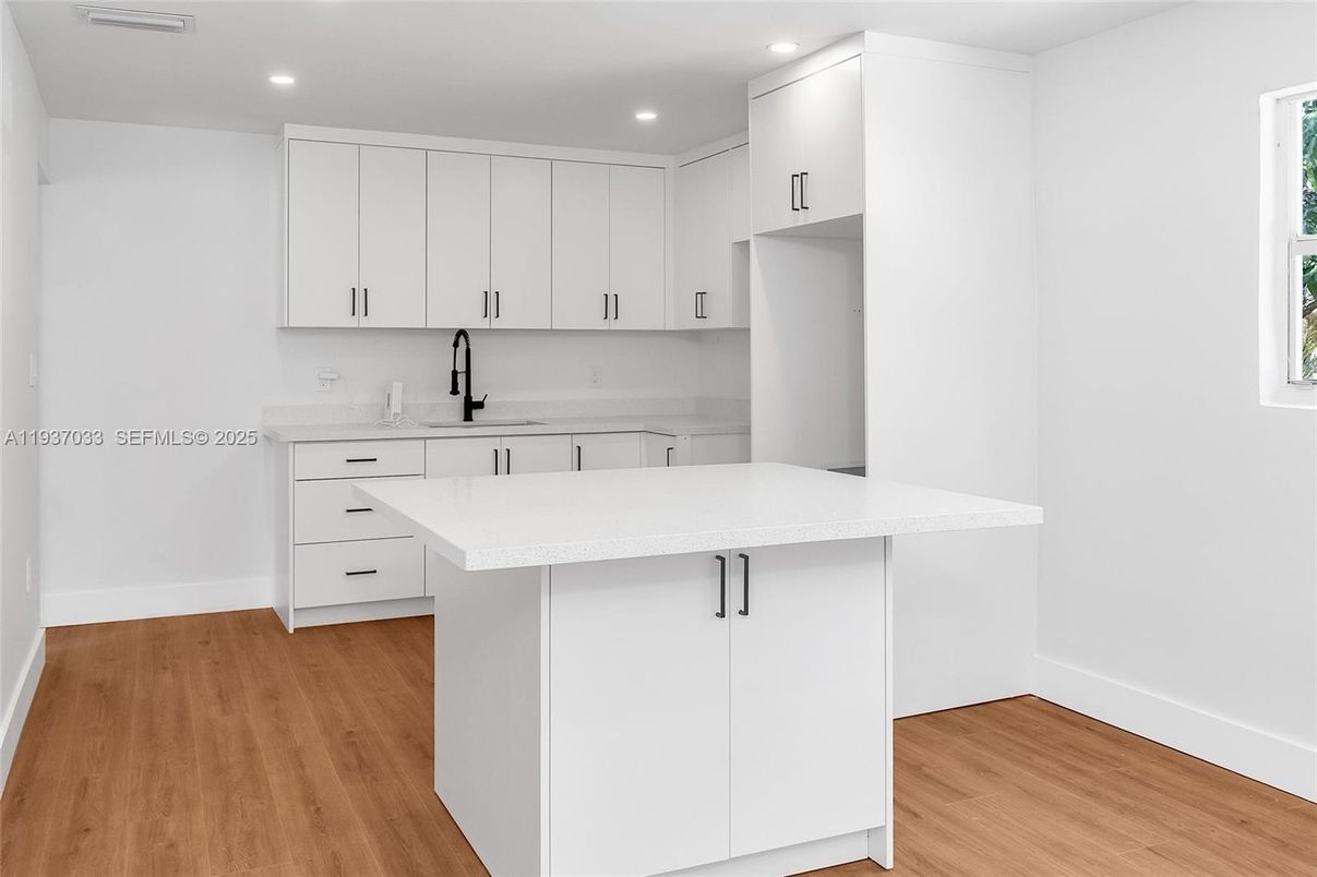 Interior, Kitchen, Recessed Lighting, Wood Texture Flooring