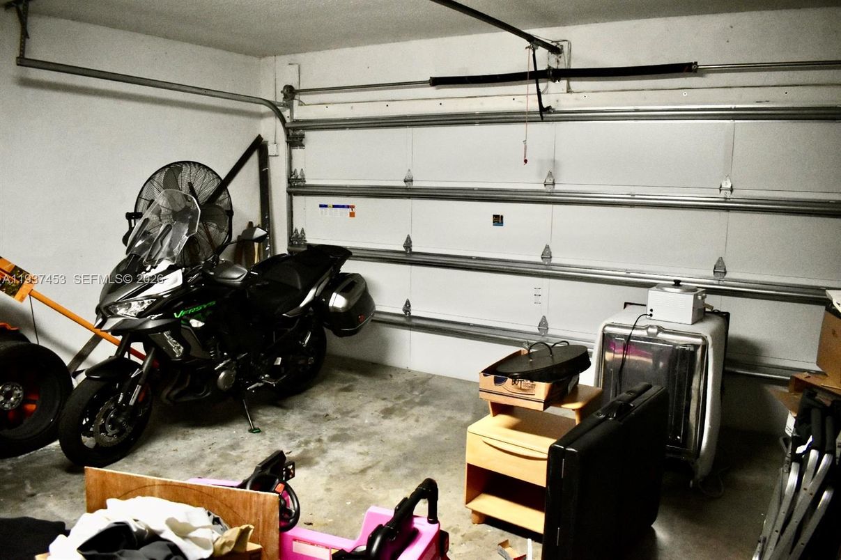 Garage, Interior