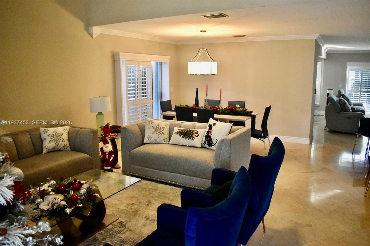 Dining room, Interior, Living room, Pendant Lights