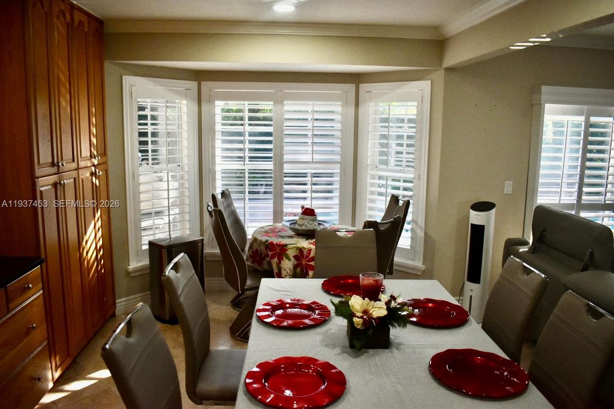 Dining room, Interior, Recessed Lighting