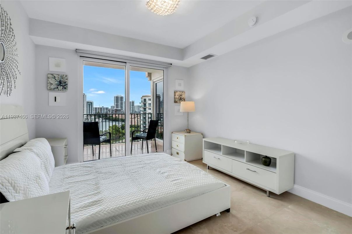 Bedroom, Interior, Water