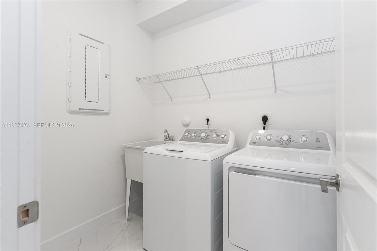 Interior, Marble, Utility Closets, Washer