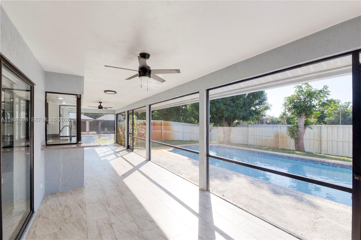Interior, Pool, Sun Room