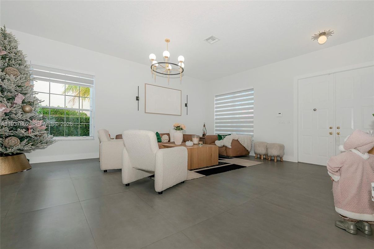 Chandelier, Interior, Living room