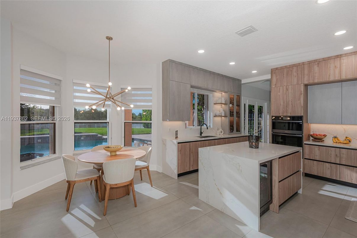 Dining room, Interior, Kitchen, Pendant Lights, Recessed Lighting, Stainless Steel Appliances