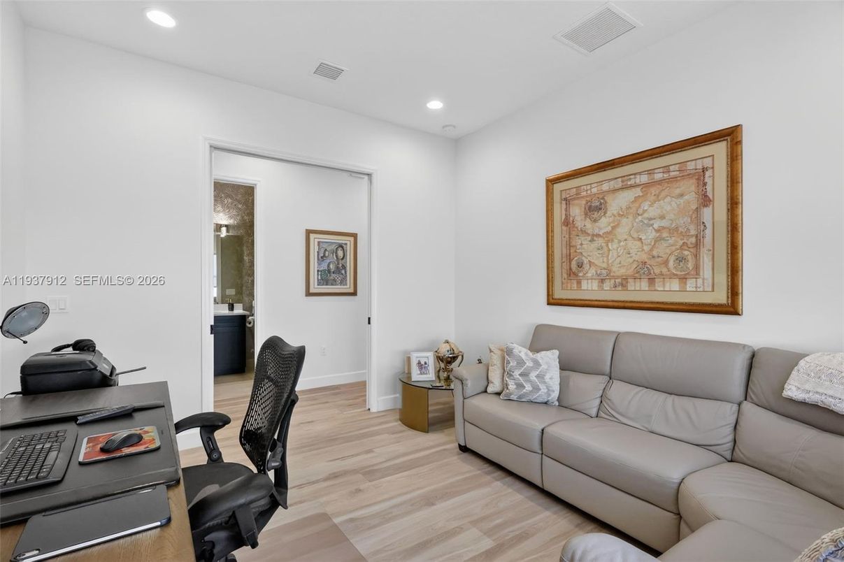 Home Office, Interior, Recessed Lighting, Wood Texture Flooring