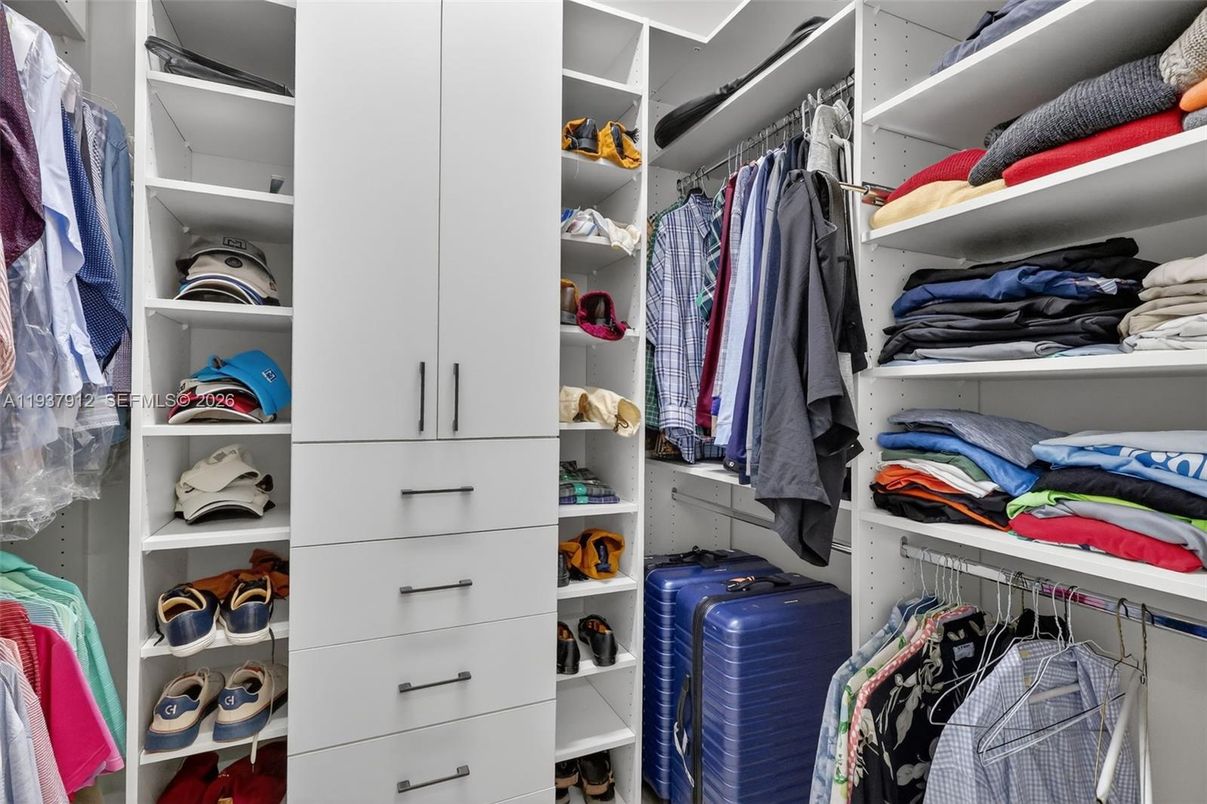 Interior, Walk-in Closets