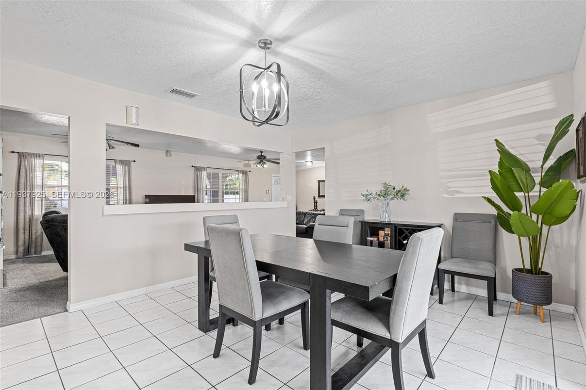 Dining room, Interior, Pendant Lights