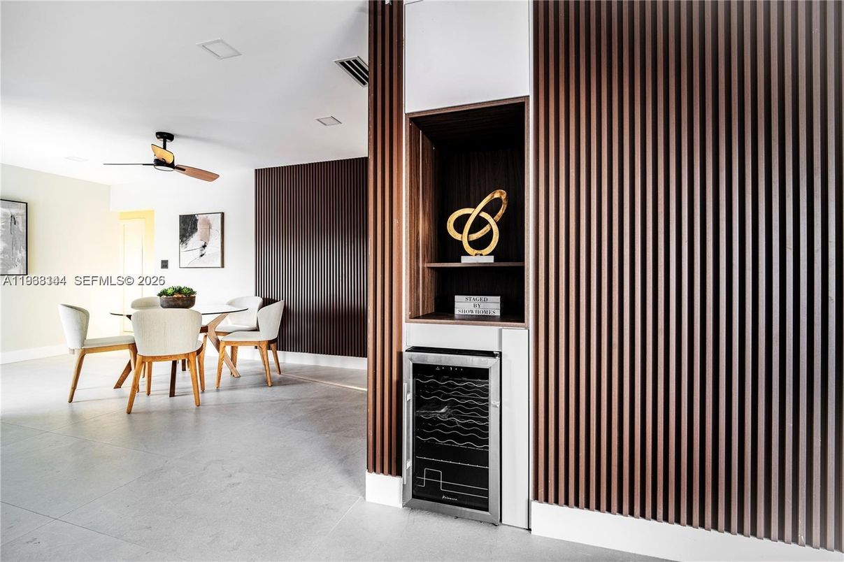 Dining room, Interior