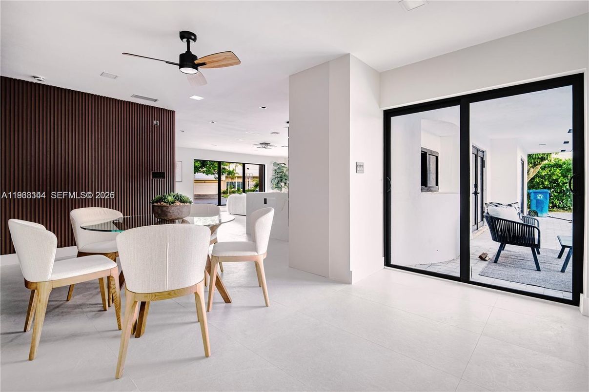 Dining room, Interior, Recessed Lighting