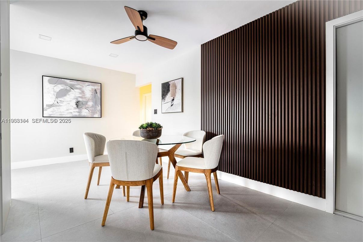 Dining room, Interior