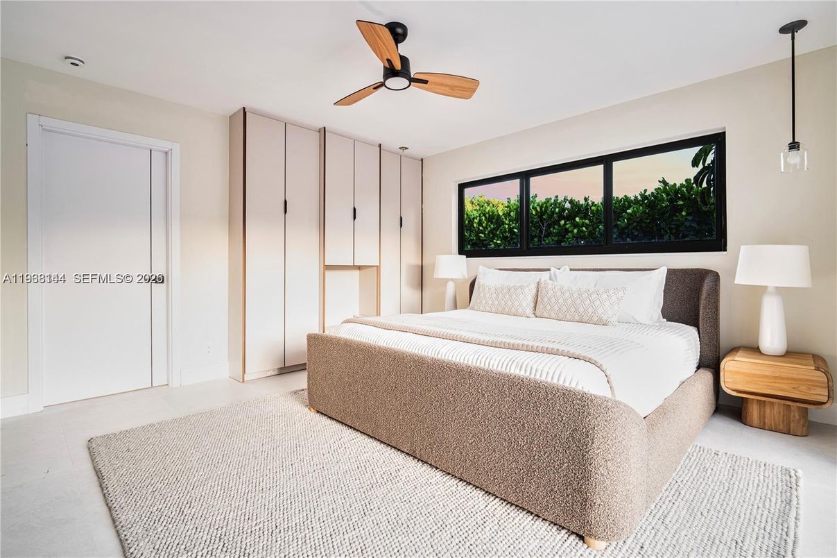 Bedroom, Interior, Pendant Lights