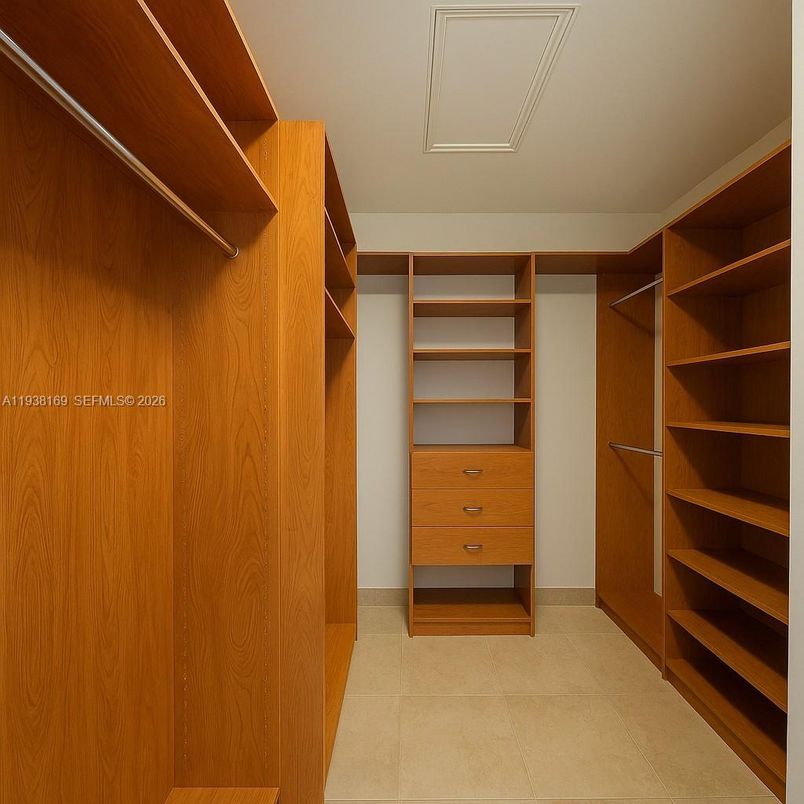 Interior, Walk-in Closets