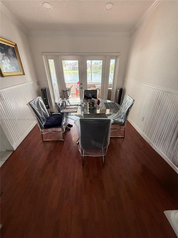 Dining room, Interior, Living room, Recessed Lighting, Wood Texture Flooring