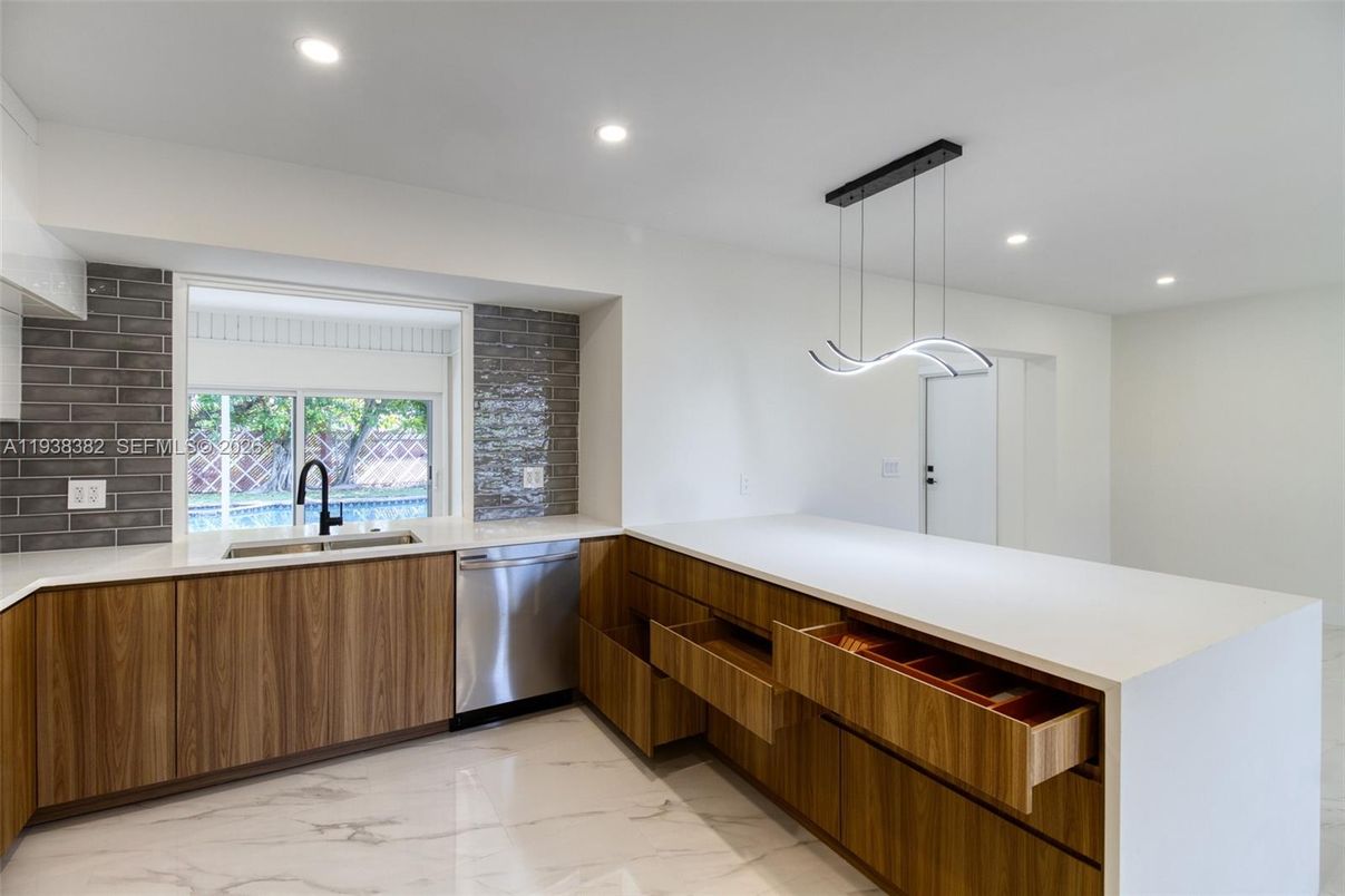 Interior, Kitchen, Marble, Pendant Lights, Recessed Lighting
