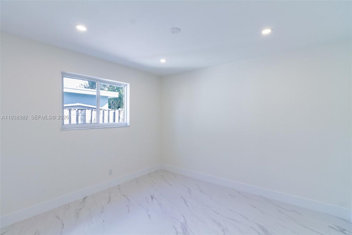 Empty room, Interior, Marble, Recessed Lighting