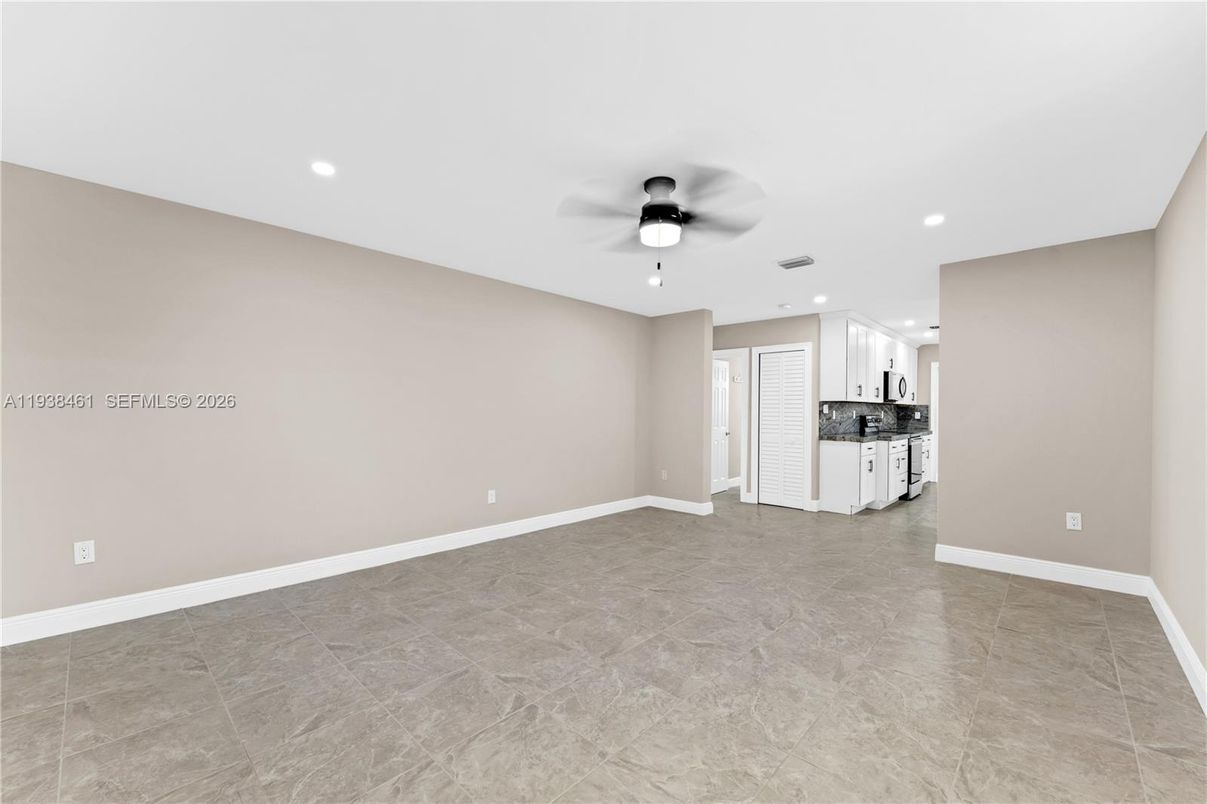 Empty room, Interior, Kitchen, Recessed Lighting