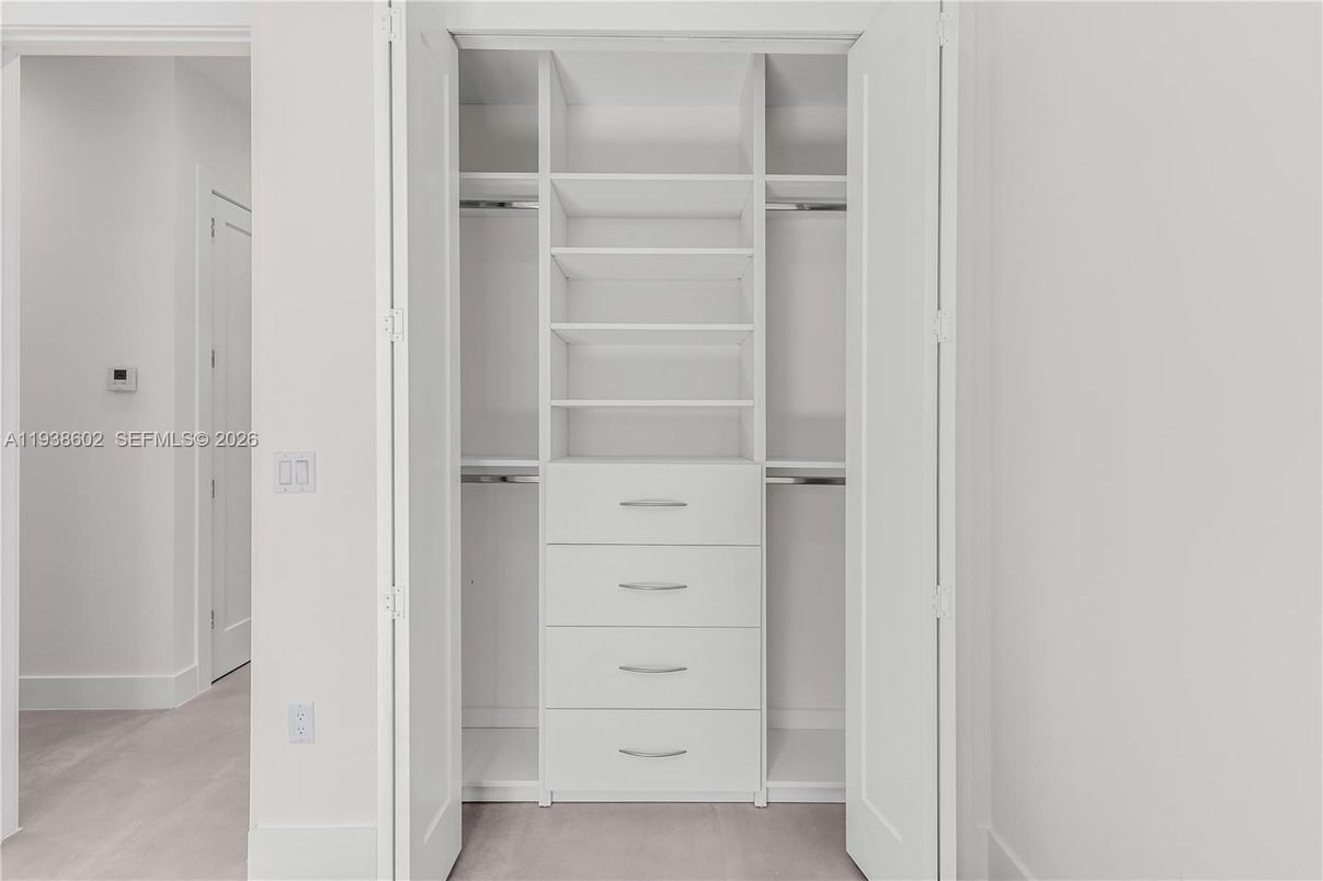 Interior, Walk-in Closets