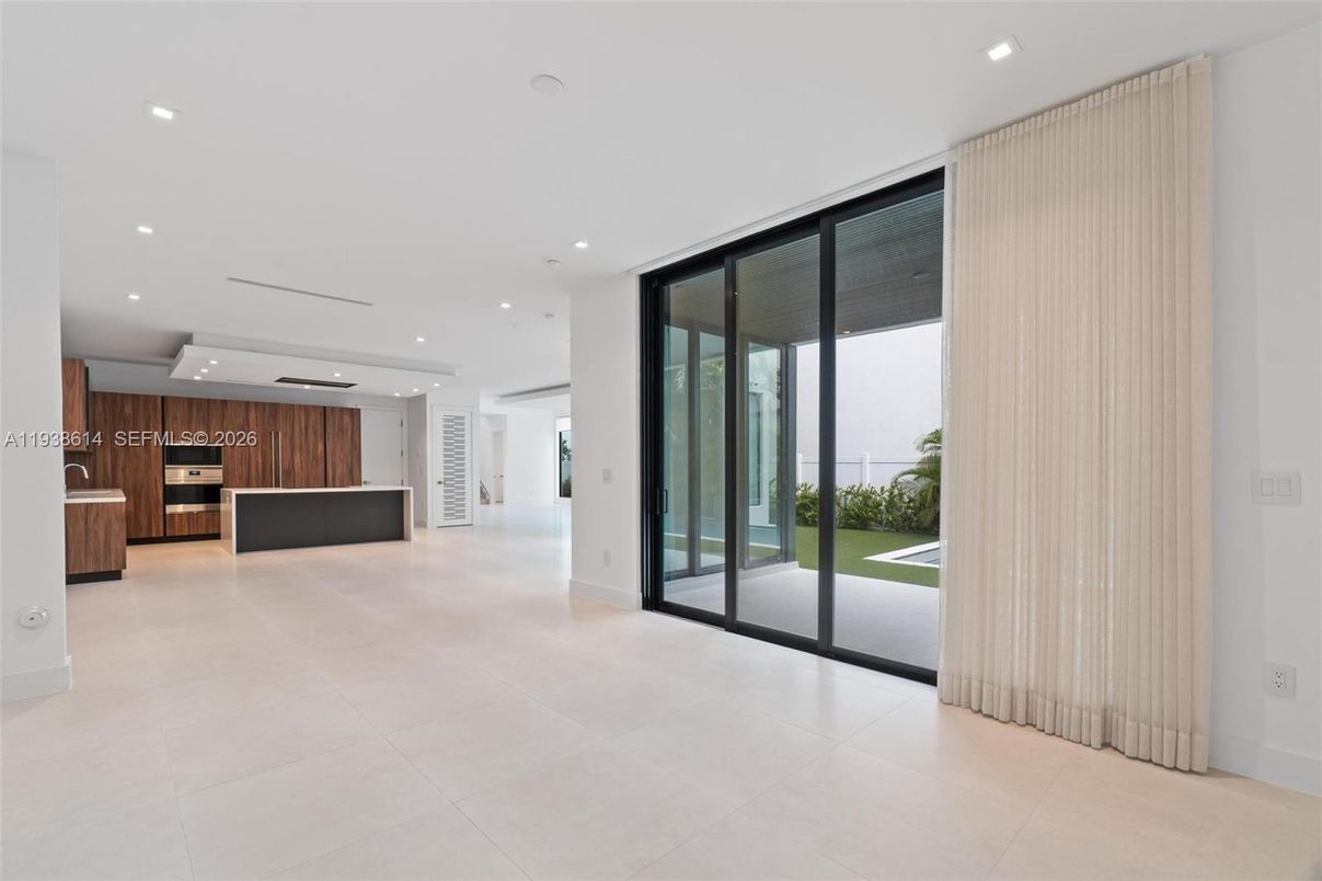 Empty room, Interior, Kitchen, Recessed Lighting