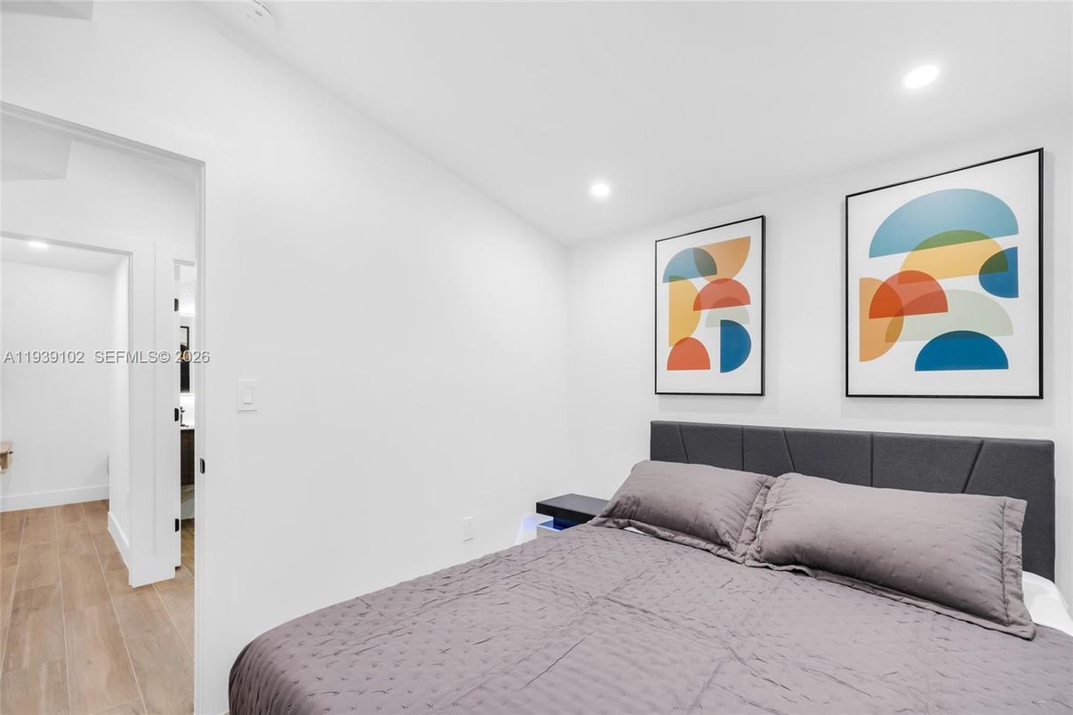 Bedroom, Interior, Recessed Lighting, Wood Texture Flooring