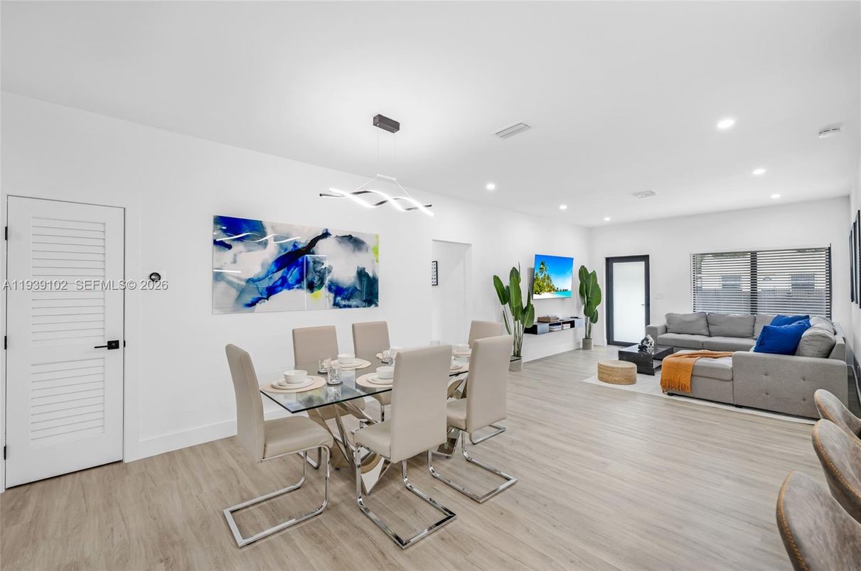Dining room, Interior, Living room, Pendant Lights, Recessed Lighting, Wood Texture Flooring