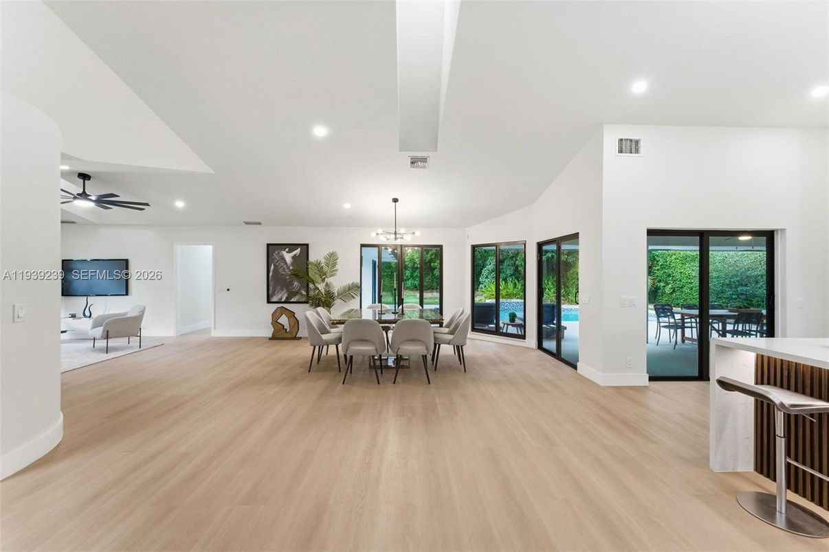 Chandelier, Dining room, Interior, Pendant Lights, Recessed Lighting, Wood Texture Flooring