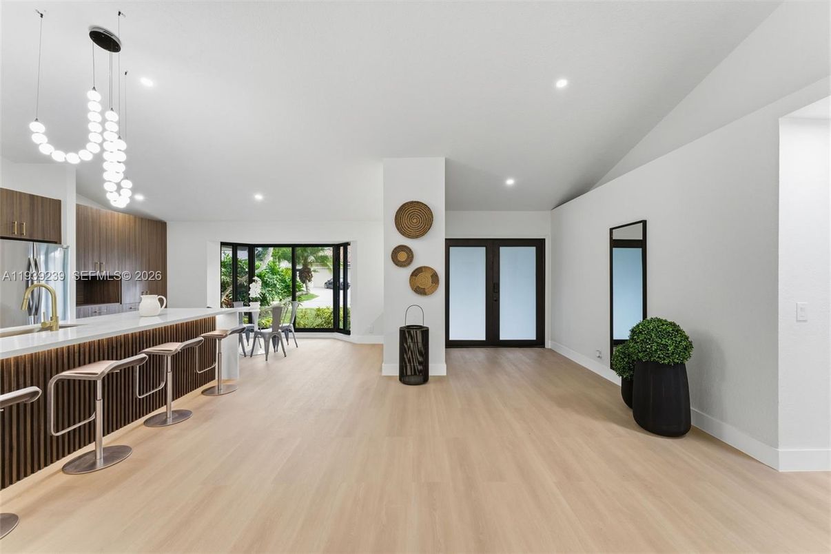 Interior, Pendant Lights, Recessed Lighting, Wood Texture Flooring