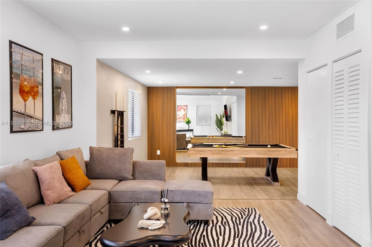 Billiard Table, Game Room, Interior, Living room, Recessed Lighting, Wood Texture Flooring