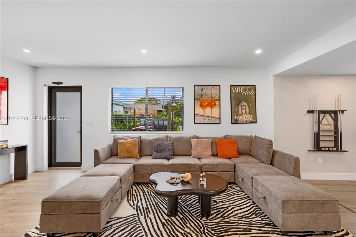 Interior, Living room, Recessed Lighting, Wood Texture Flooring