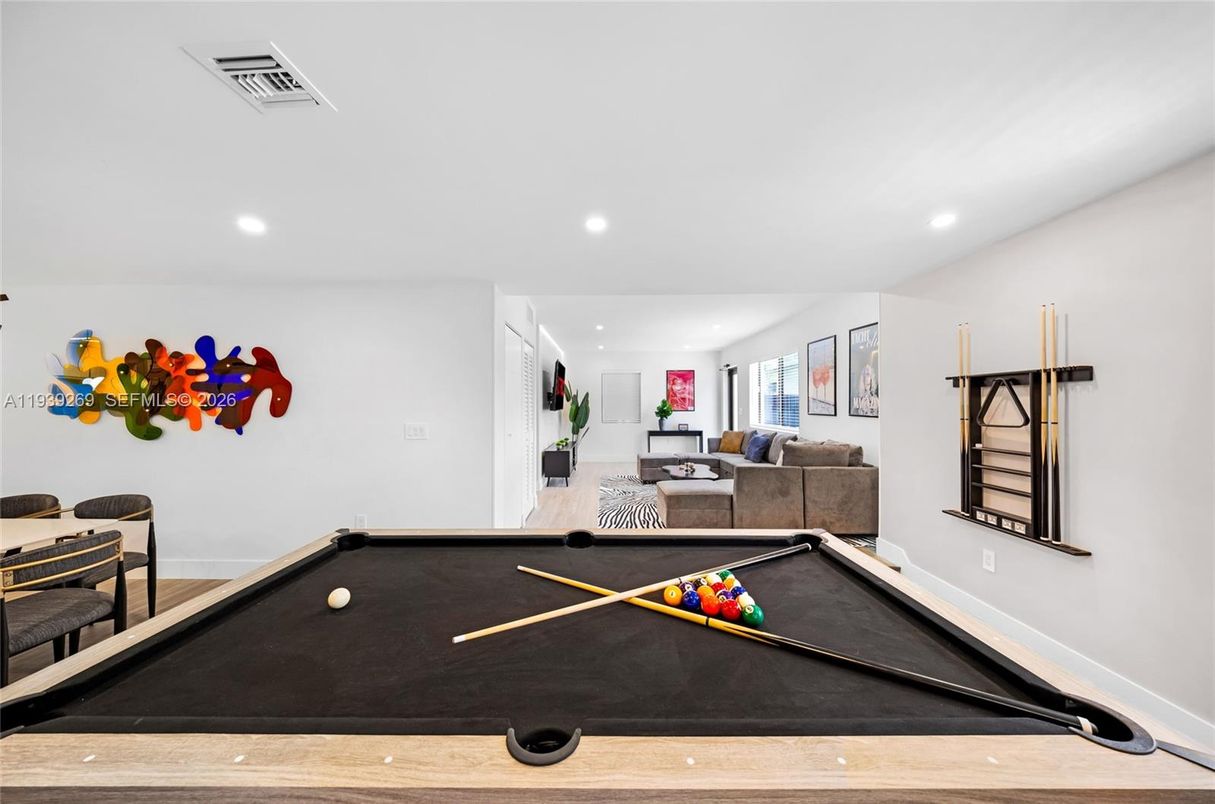 Billiard Table, Game Room, Interior, Living room, Recessed Lighting