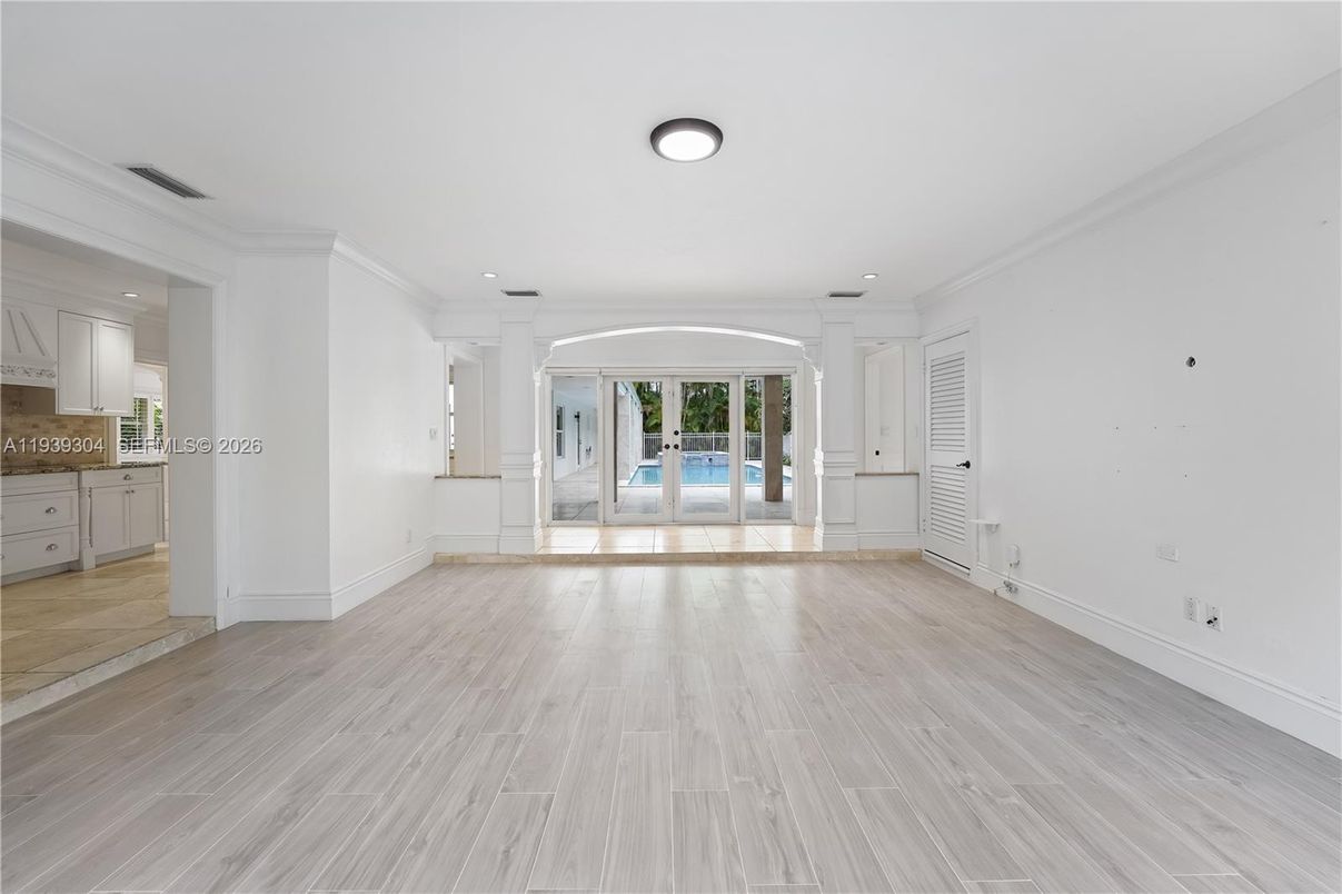 Empty room, Interior, Recessed Lighting, Wood Texture Flooring