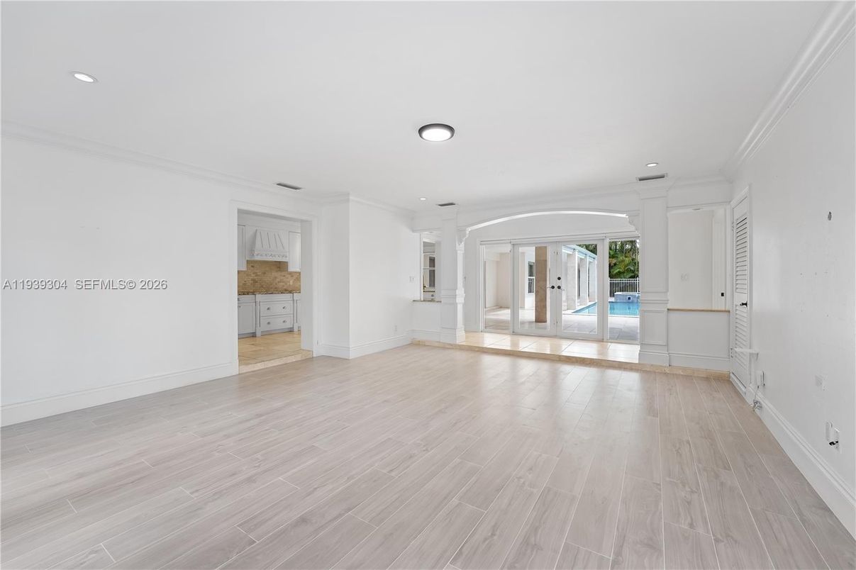 Empty room, Interior, Recessed Lighting, Wood Texture Flooring