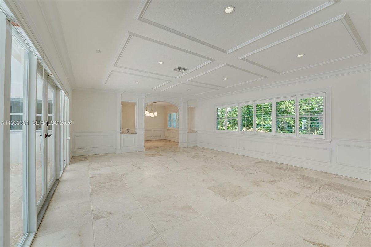 Empty room, Interior, Recessed Lighting