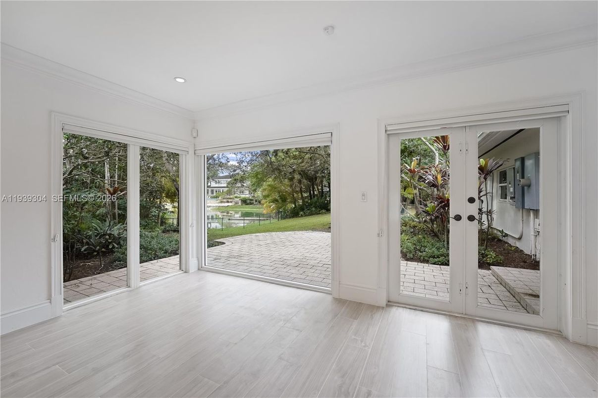 Empty room, Interior, Recessed Lighting, Sun Room, Wood Texture Flooring