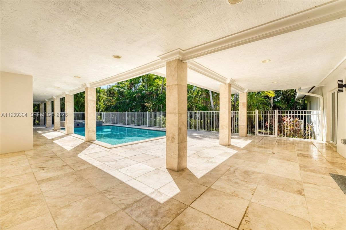 Exterior, Pool, Recessed Lighting