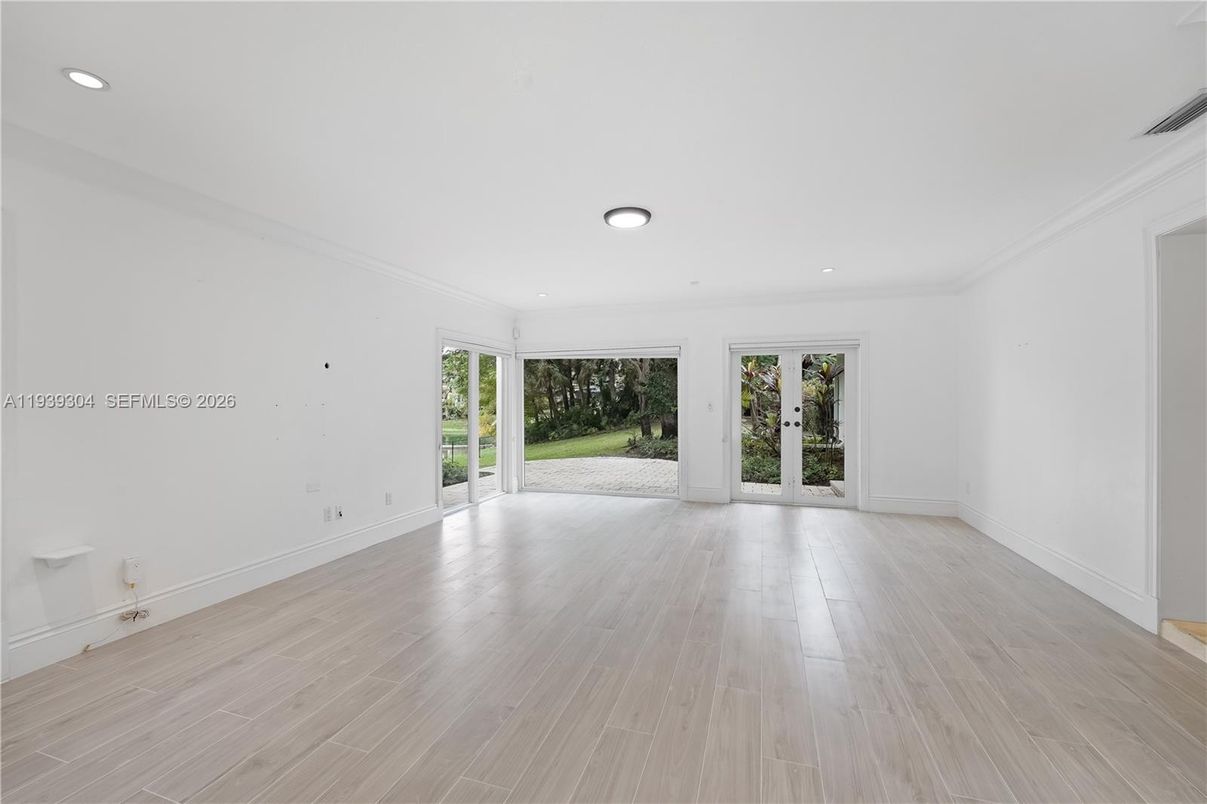 Empty room, Interior, Recessed Lighting, Wood Texture Flooring
