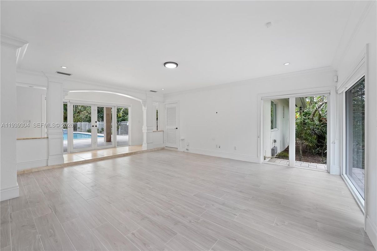 Empty room, Interior, Recessed Lighting, Wood Texture Flooring