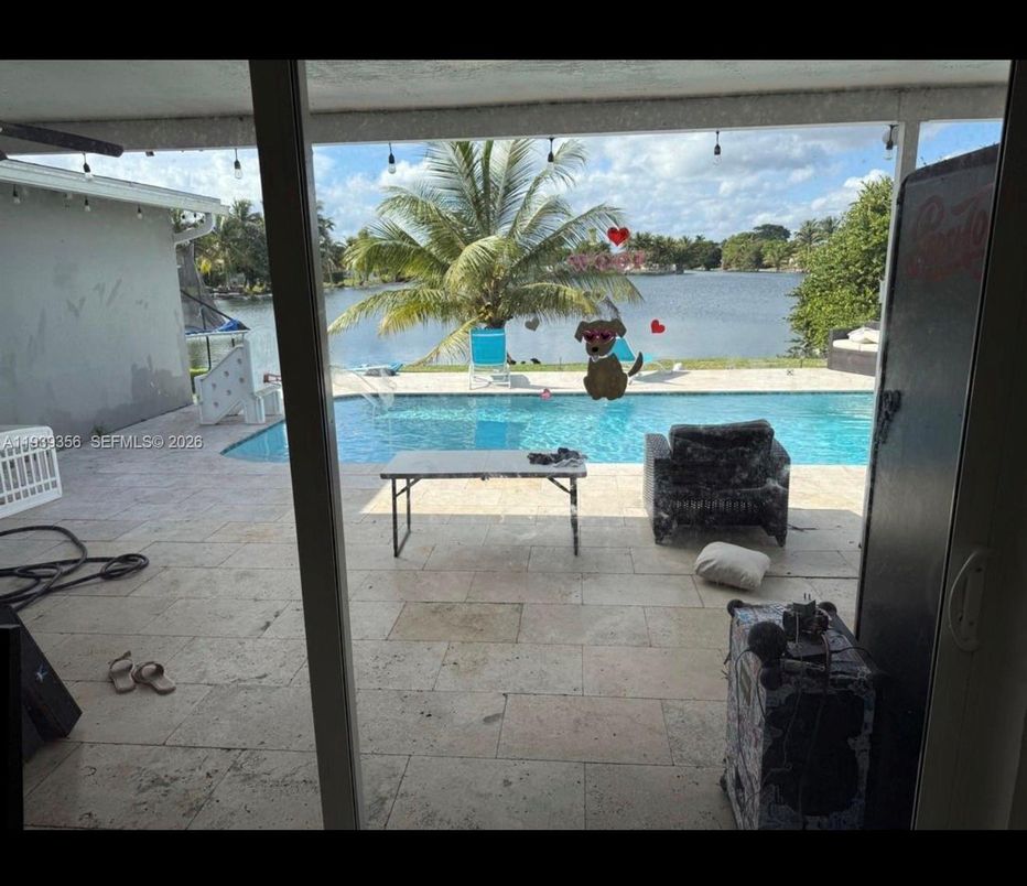 Exterior, Pool, Water