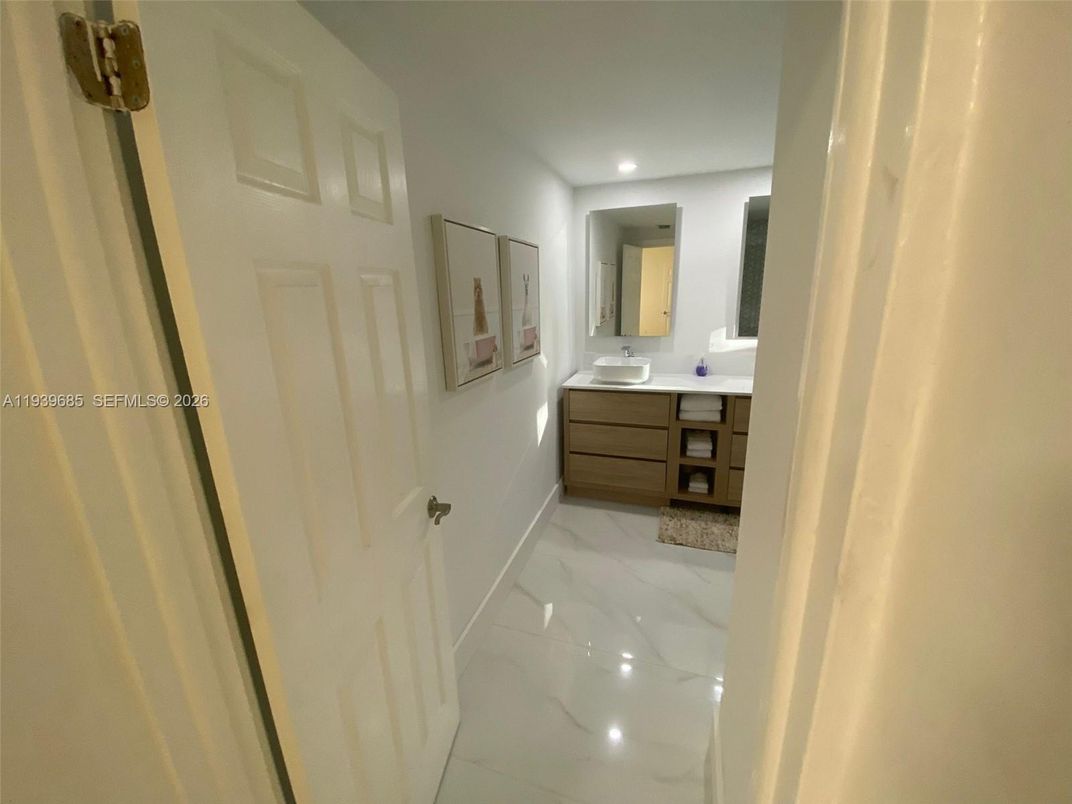 Bathroom, Interior, Marble, Recessed Lighting