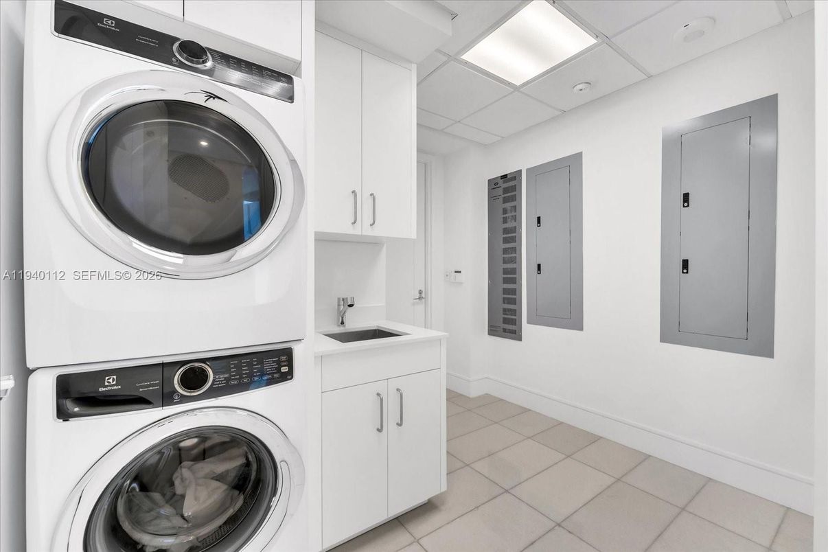 Interior, Utility Closets, Washer